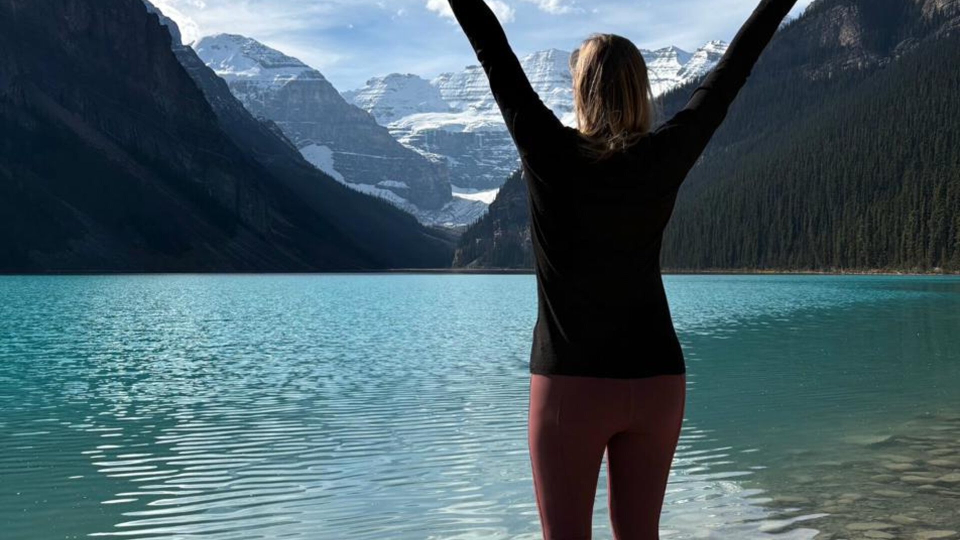 Travel Freedom - Mountain Lake Adventure